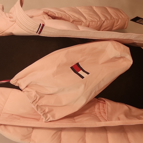 Tommy Hilfiger puff jacket - Picture 4 of 5